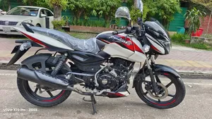 বাজাজ পালসার ১৫০ ২০২২ হোয়াইট