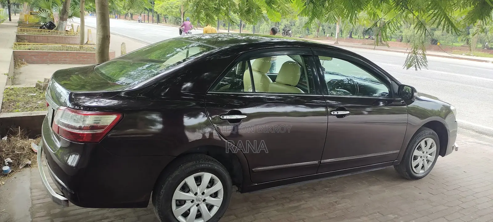 Toyota Premio 2011 রেড