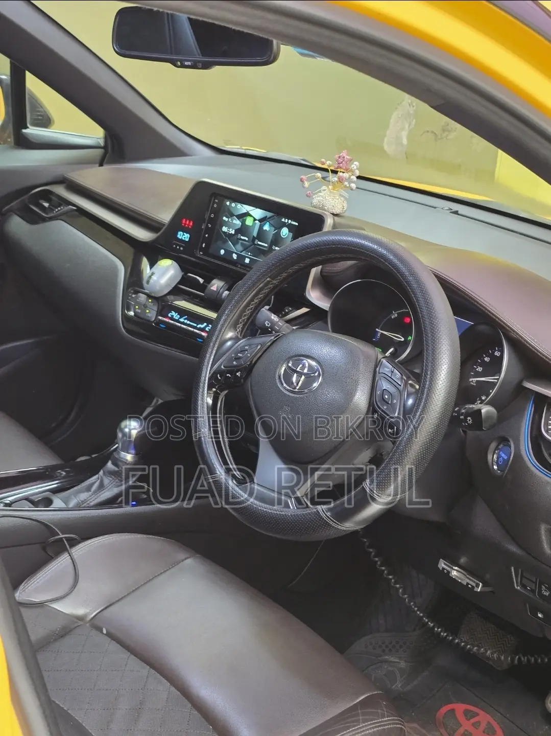 Toyota C-Hr 2017 Yellow