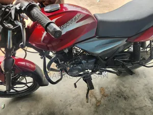 Bajaj Discover 125 2021 রেড