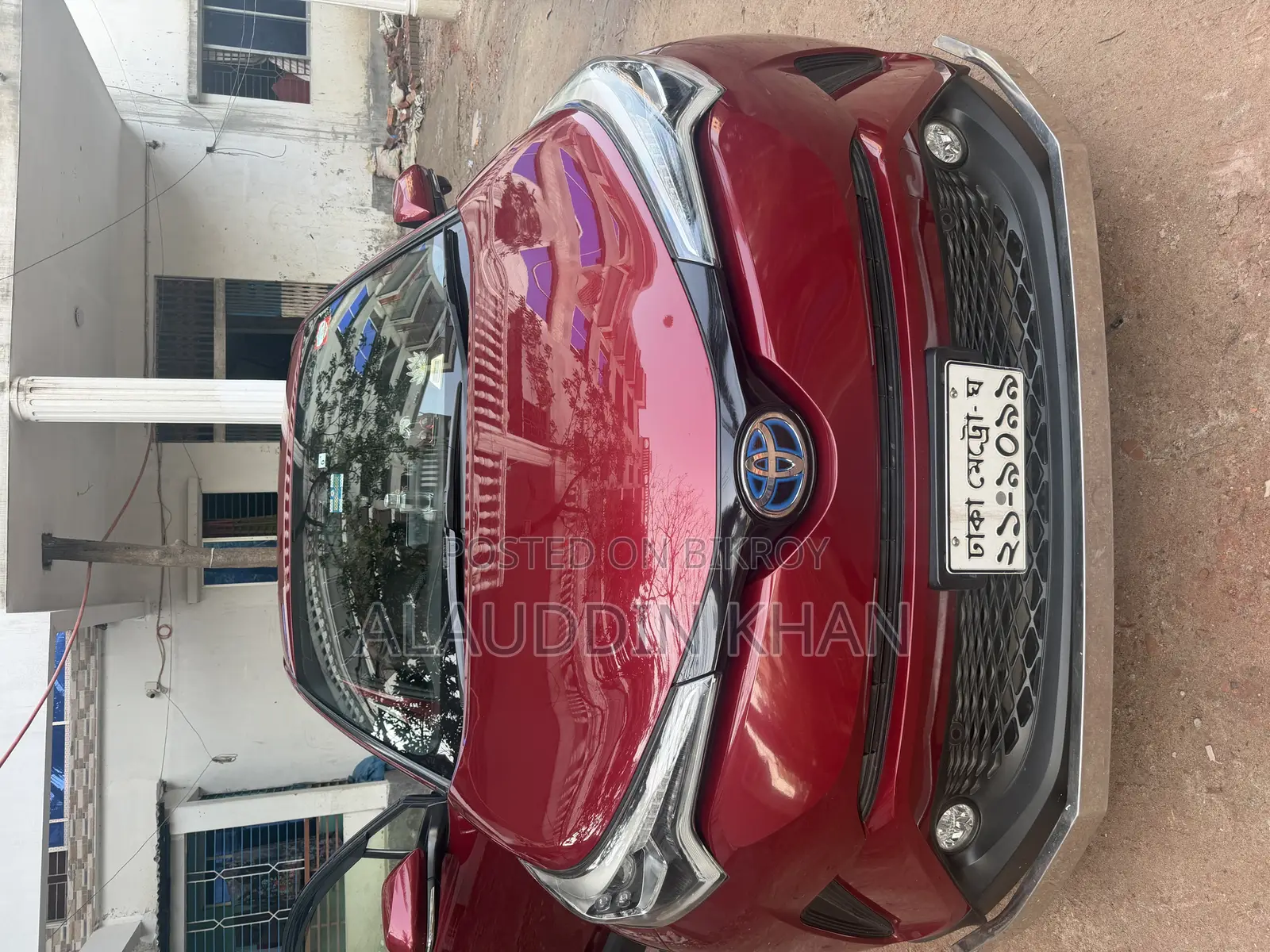 Toyota C-HR 2017 Maroon