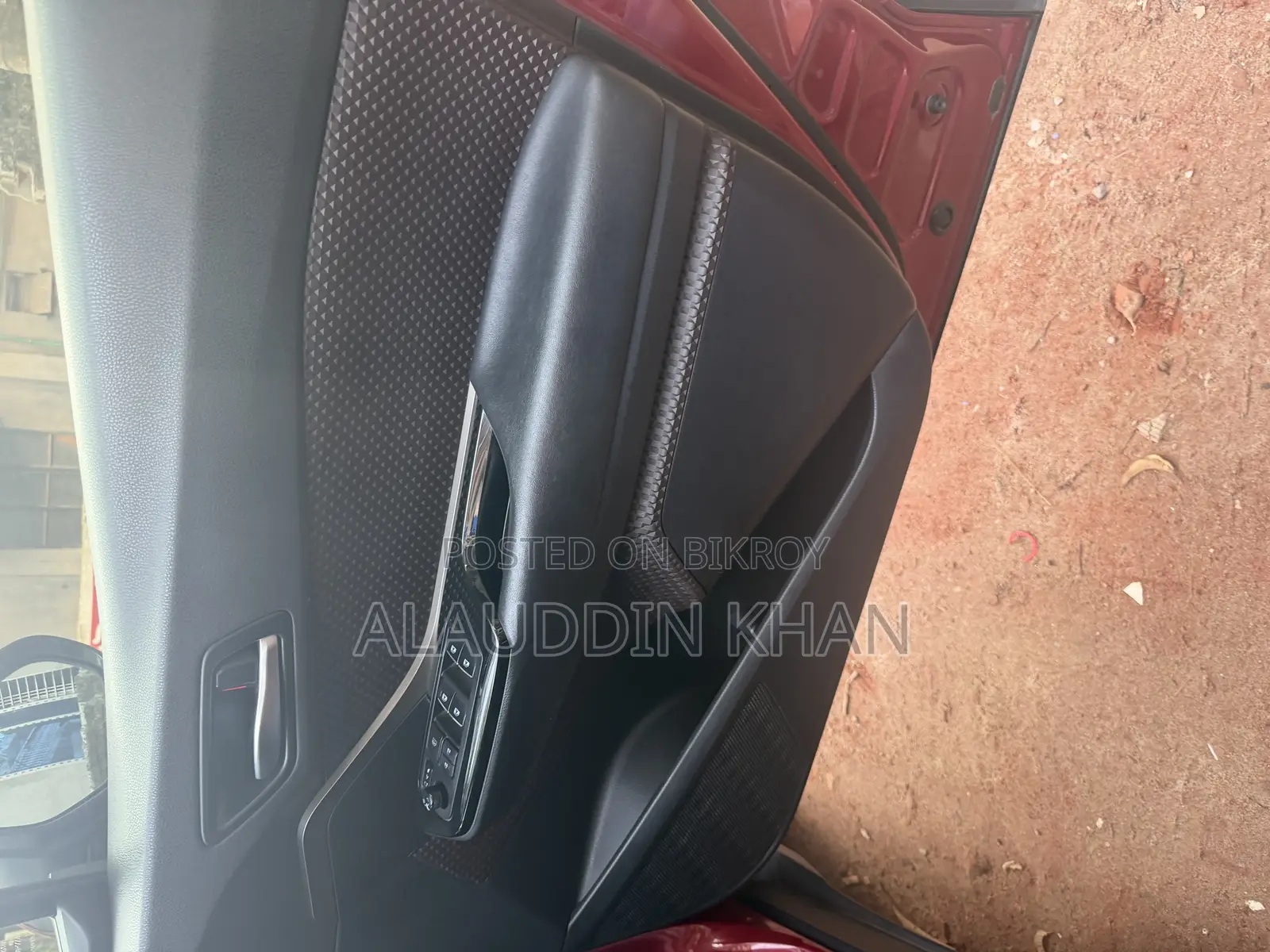 Toyota C-HR 2017 Maroon