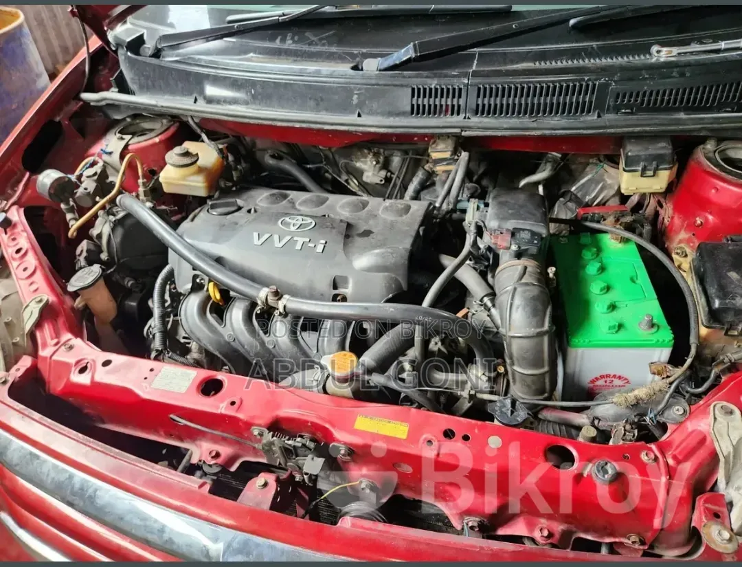 Toyota Raum 2006 Maroon