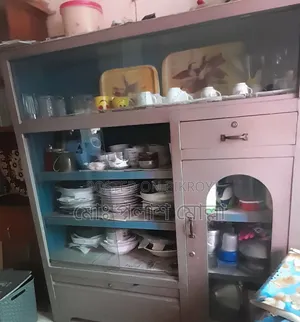 স্টিলের শোকেস বিক্রি করা হবে