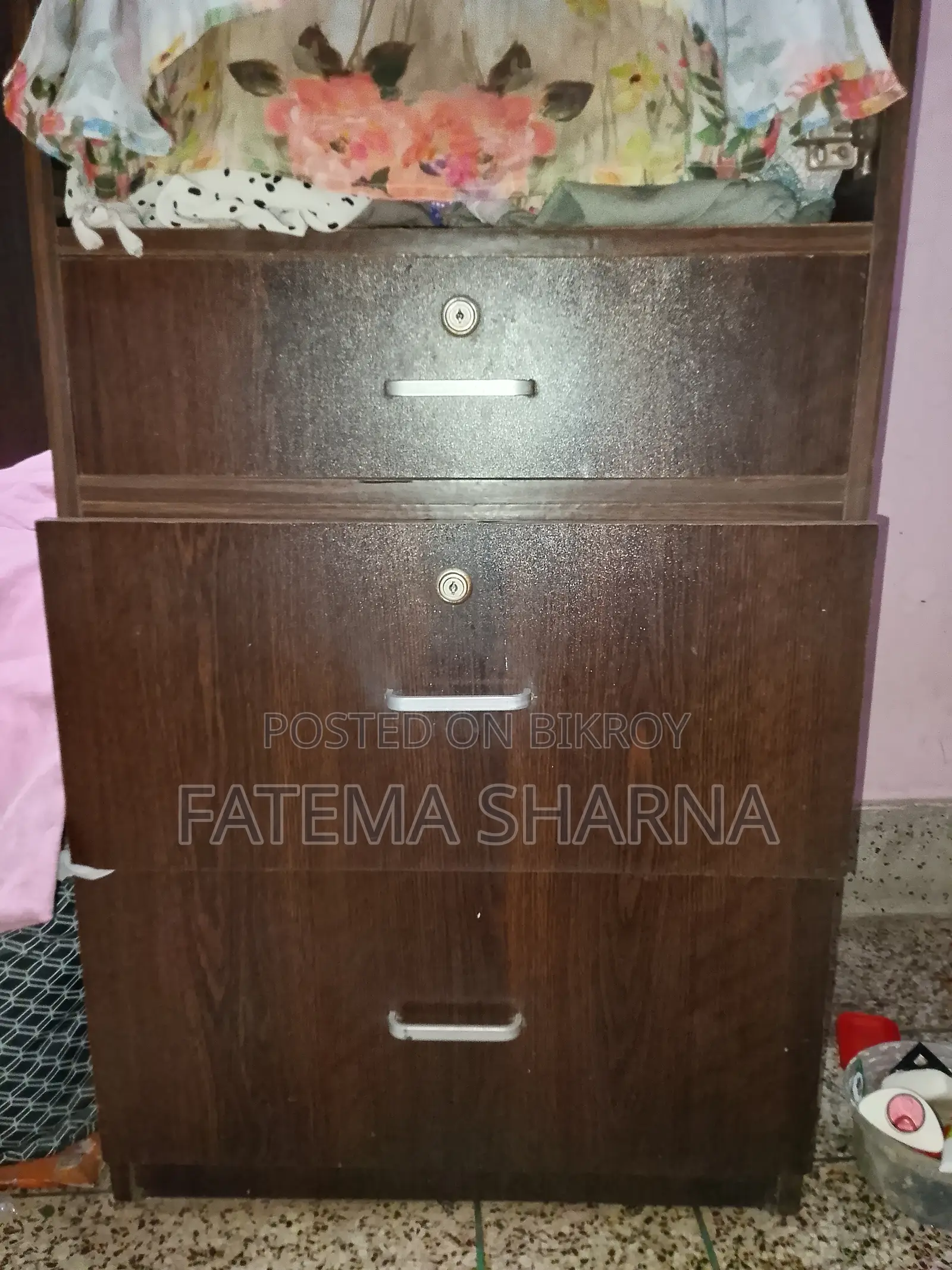 ব্যবহৃত আলমারি