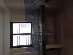 4-bedroom Apartment in Baridhara for Rent