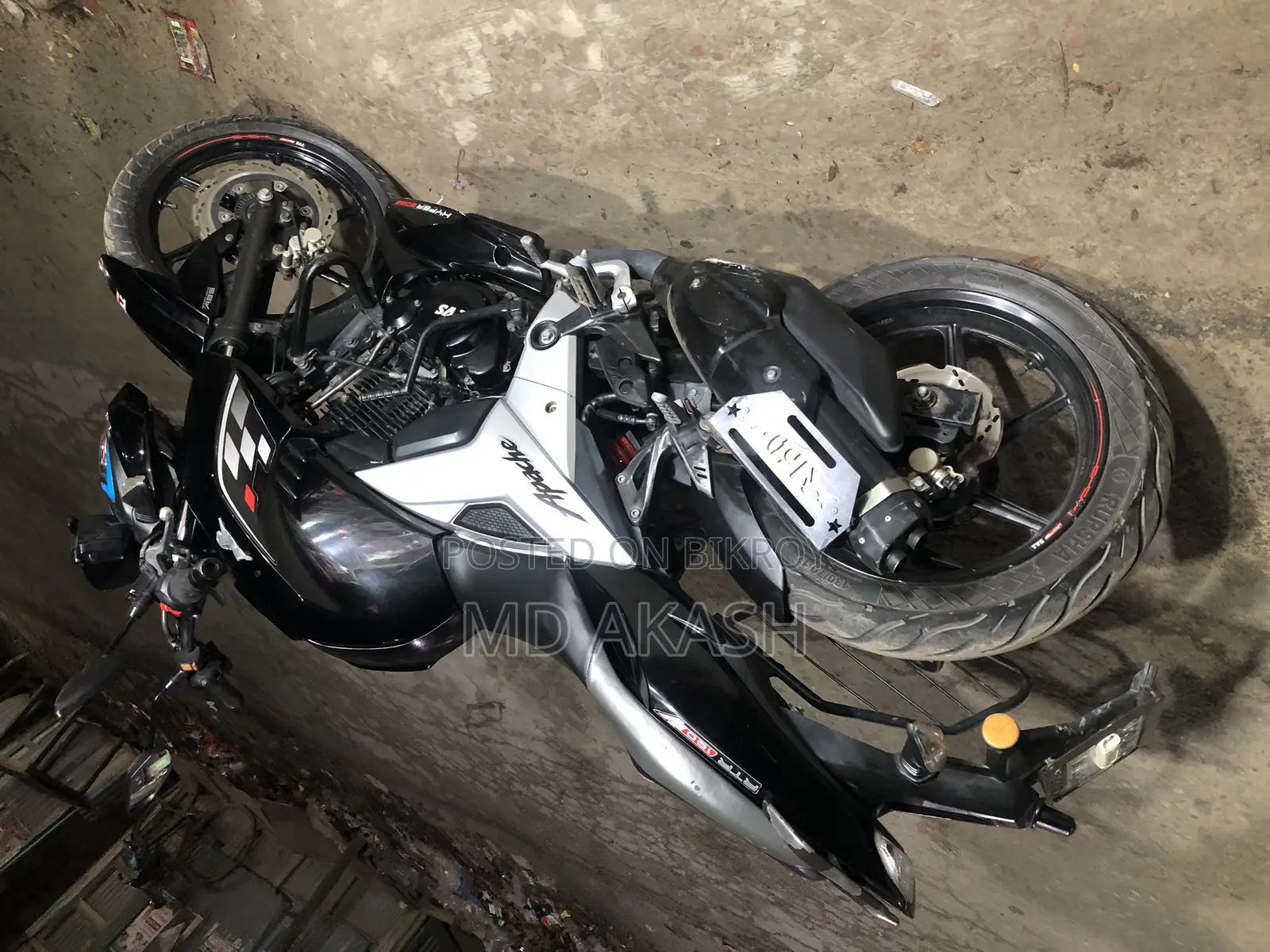 TVS Apache RTR 160 4V 2022 Black