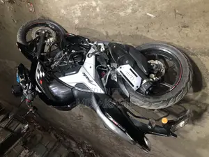 TVS Apache RTR 160 4V 2022 Black