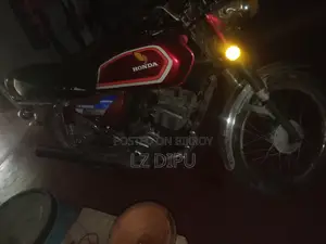 Honda CB 2018 Red