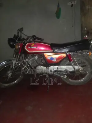 Honda CB 2018 Red
