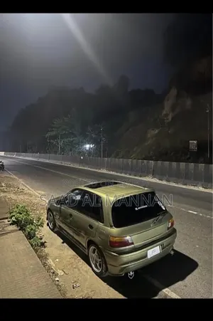 Toyota Starlet 1992 Gold