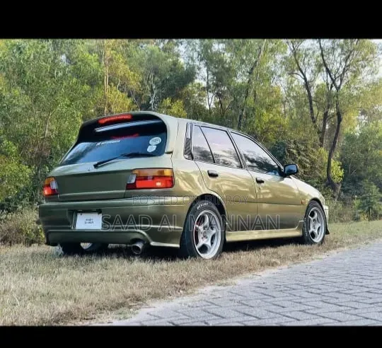Toyota Starlet 1992 Gold