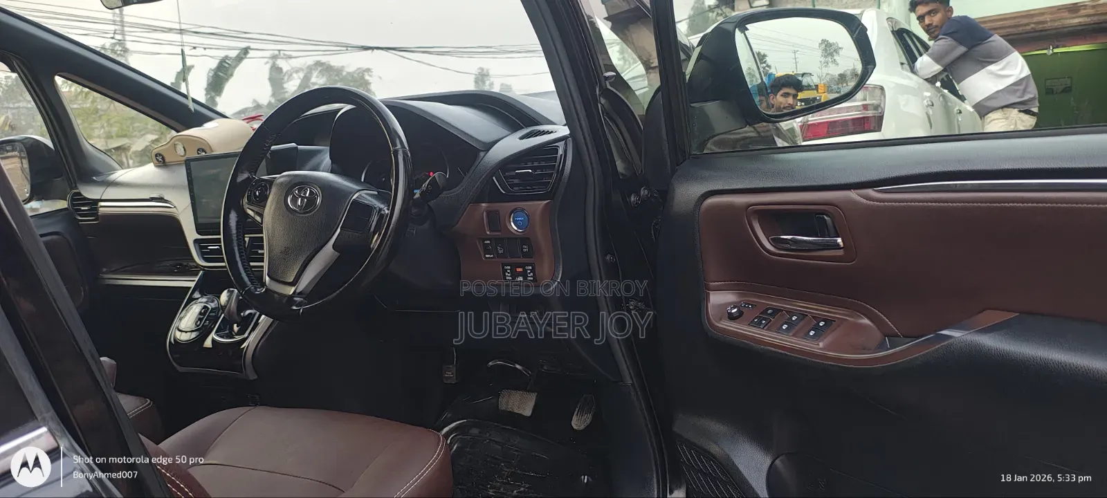Toyota Esquire 1.8 FWD Hybrid (7 Seater) 2015 Black