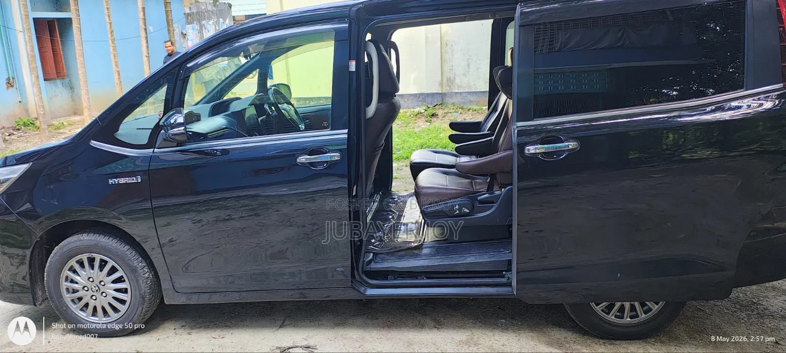 Toyota Esquire 1.8 FWD Hybrid (7 Seater) 2015 Black