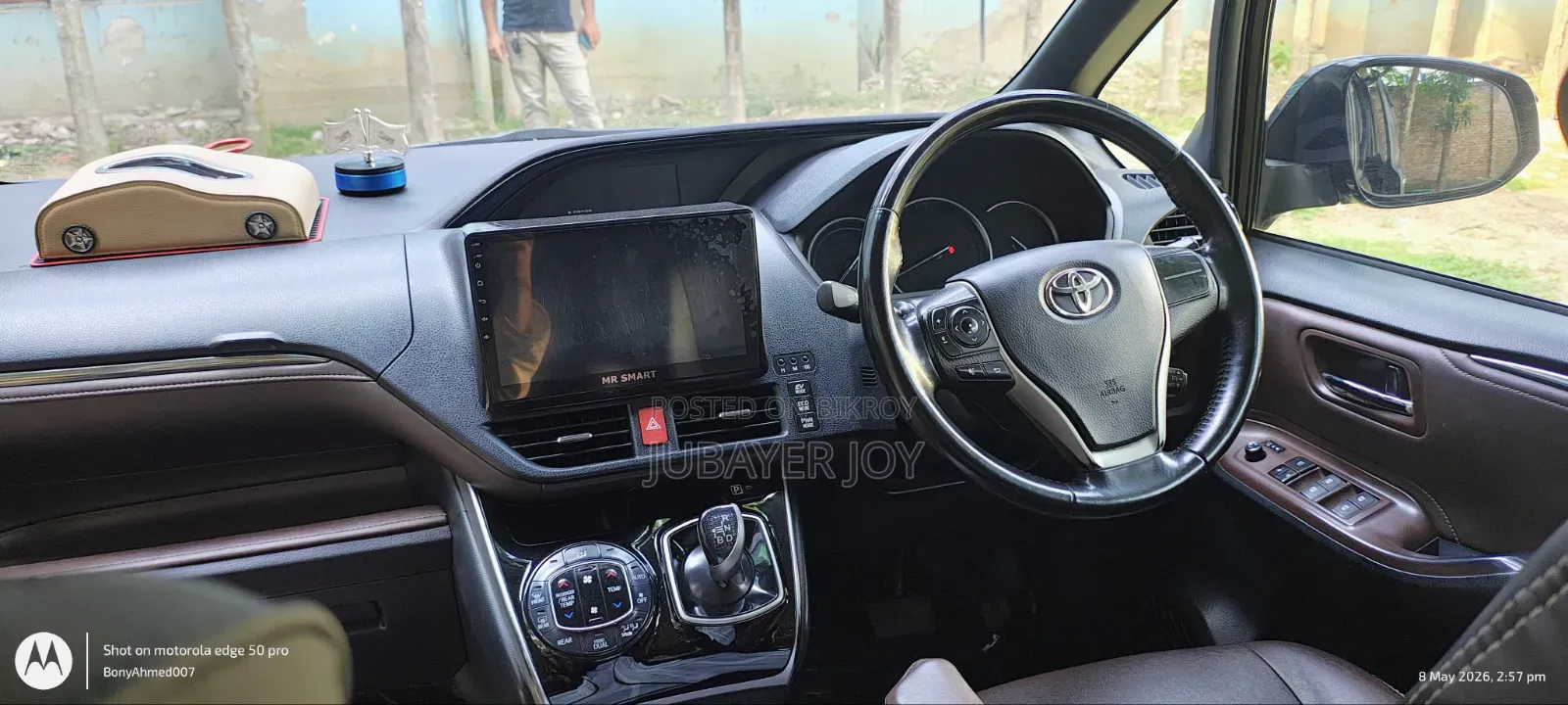 Toyota Esquire 1.8 FWD Hybrid (7 Seater) 2015 Black