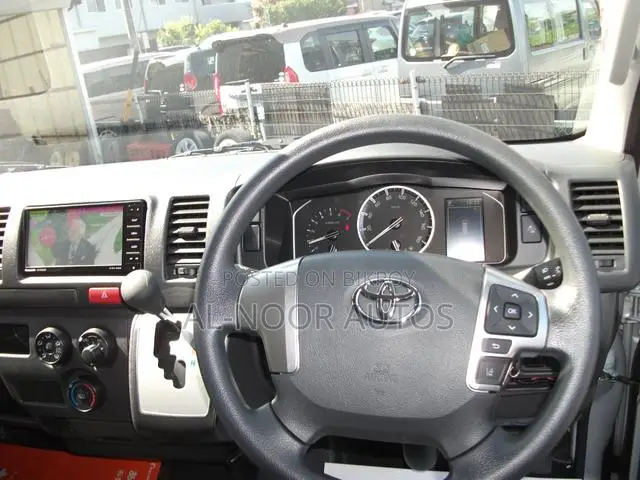 Toyota HiAce 2021 Silver