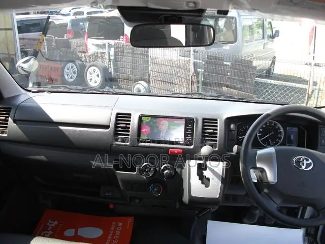 Toyota HiAce 2021 Silver