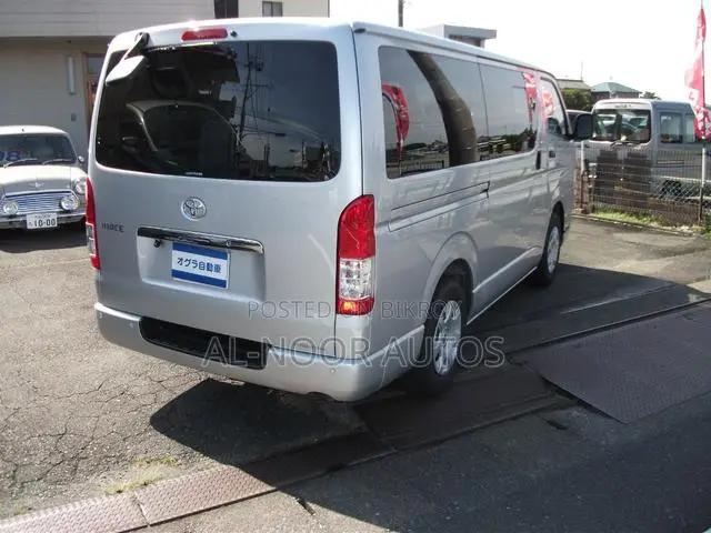 Toyota HiAce 2021 Silver