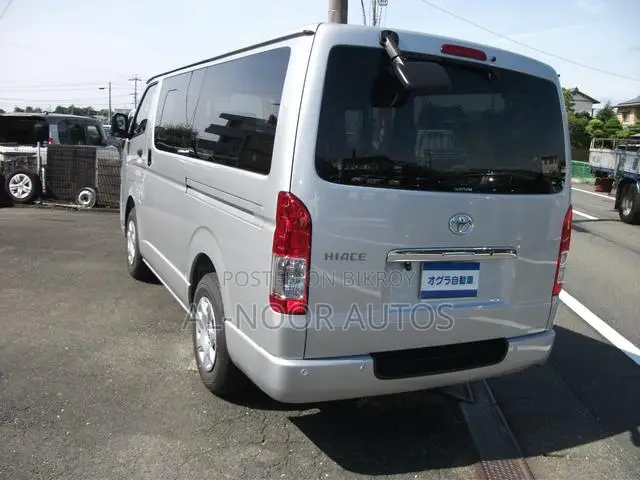 Toyota HiAce 2021 Silver