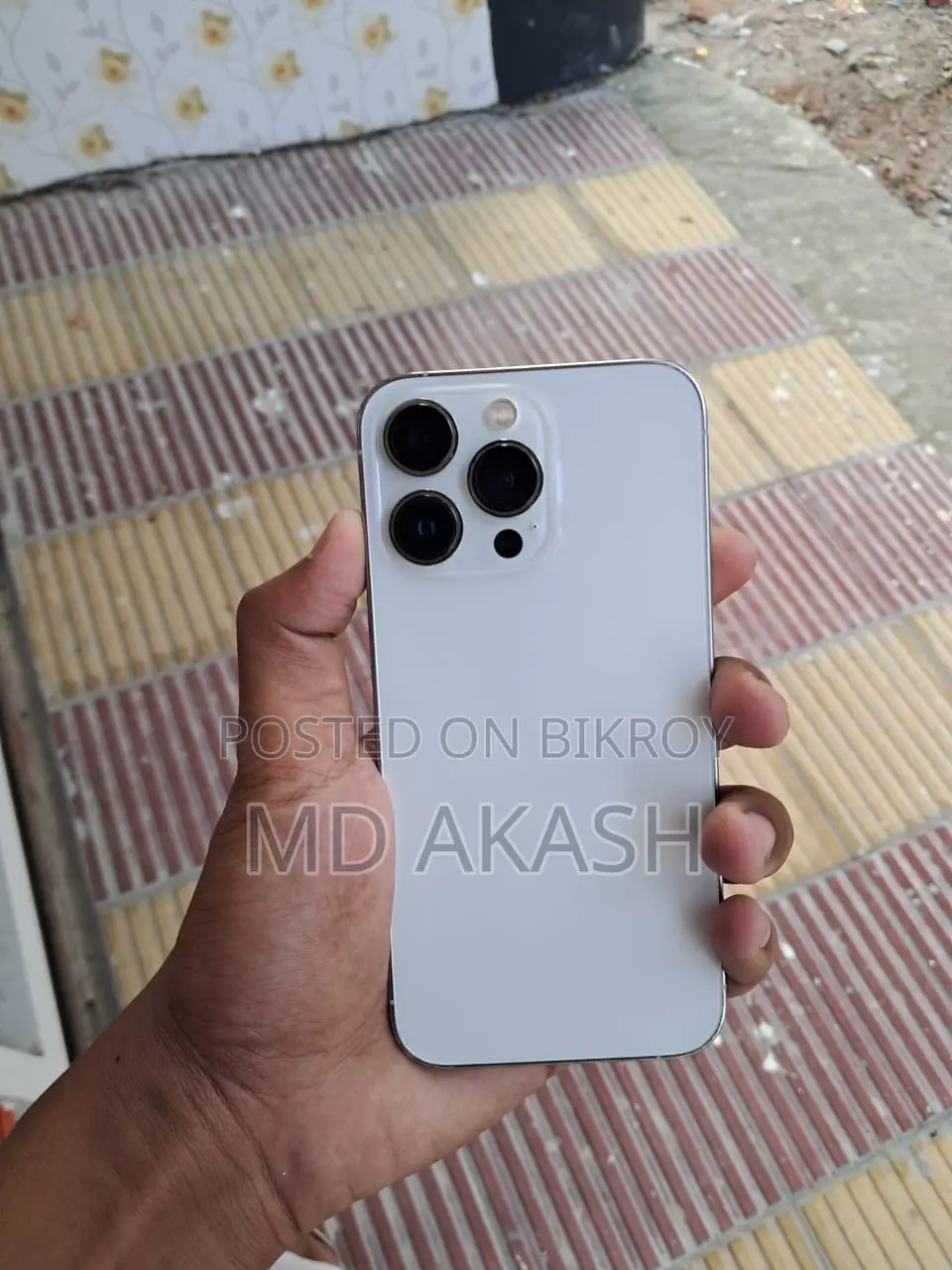 অ্যাপল আইফোন ১৩ প্রো ২৫৬ জিবি হোয়াইট