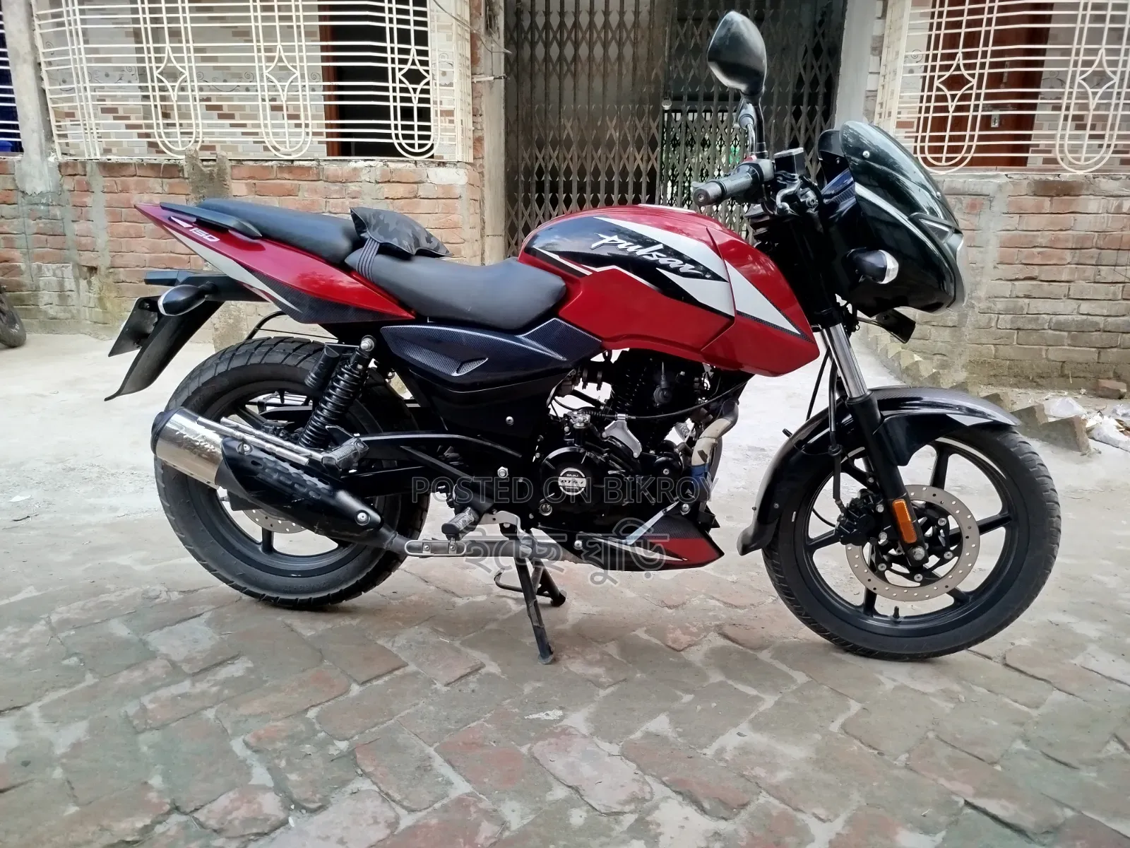 Bajaj Pulsar 150 2022 Red