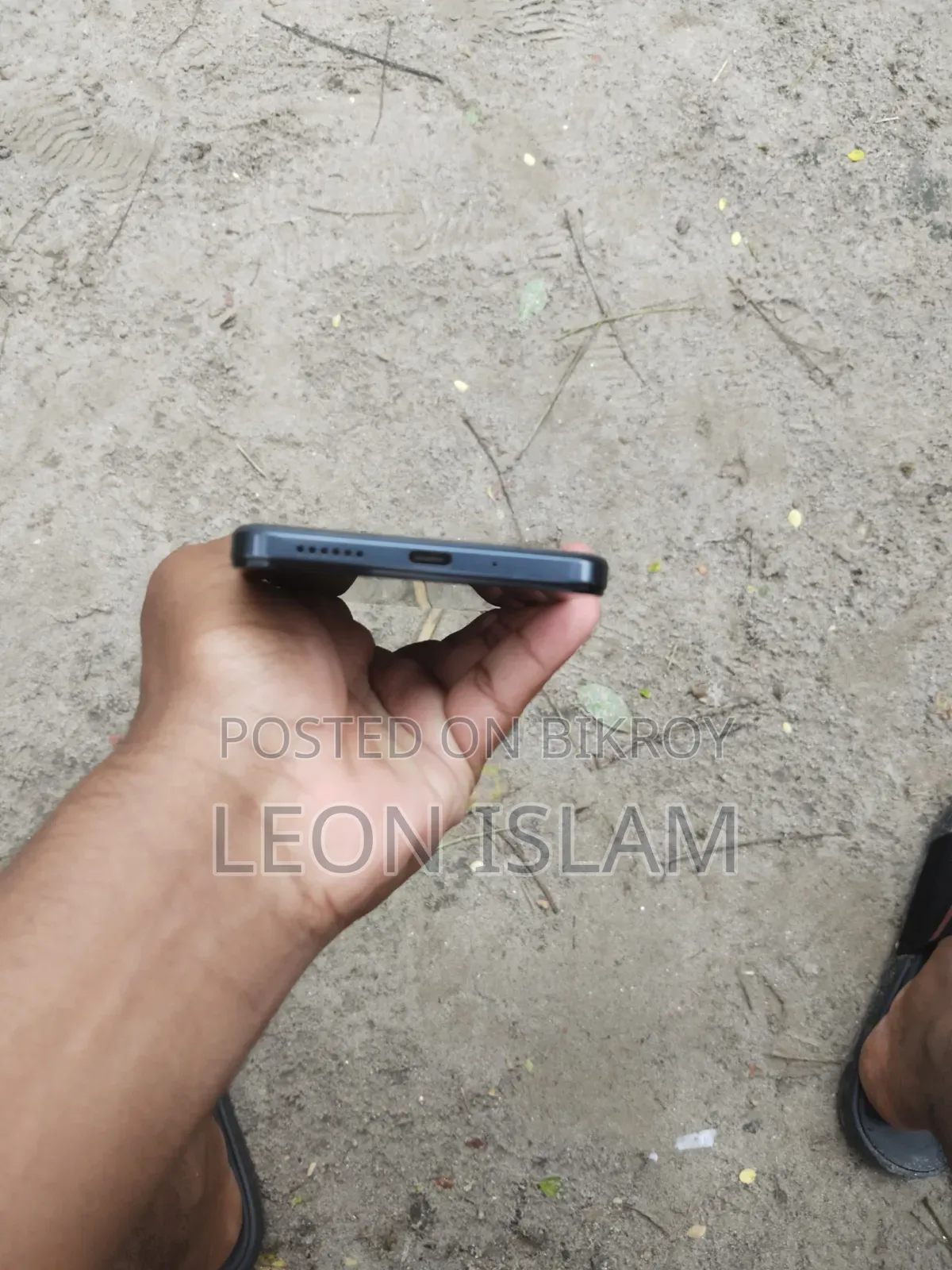 আইকিউওও ১২৮ জিবি ব্ল্যাক