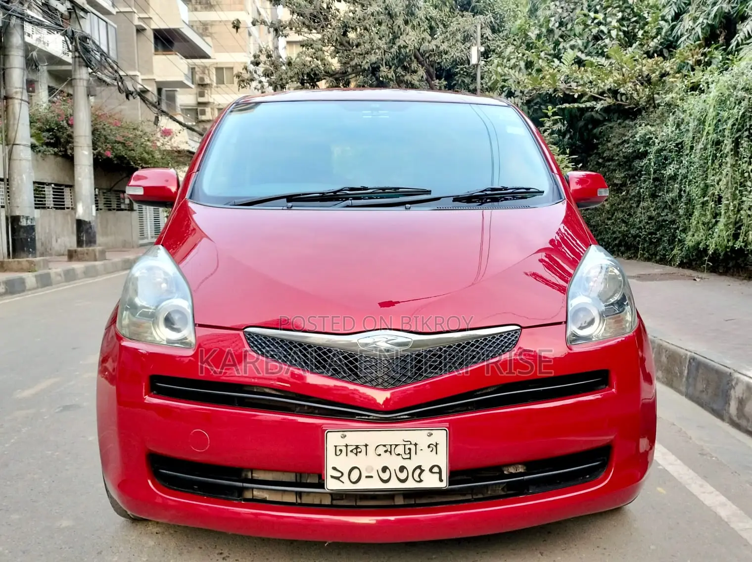 Toyota Ractis 2010 Red