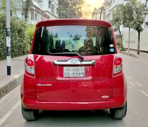 Toyota Ractis 2010 Red