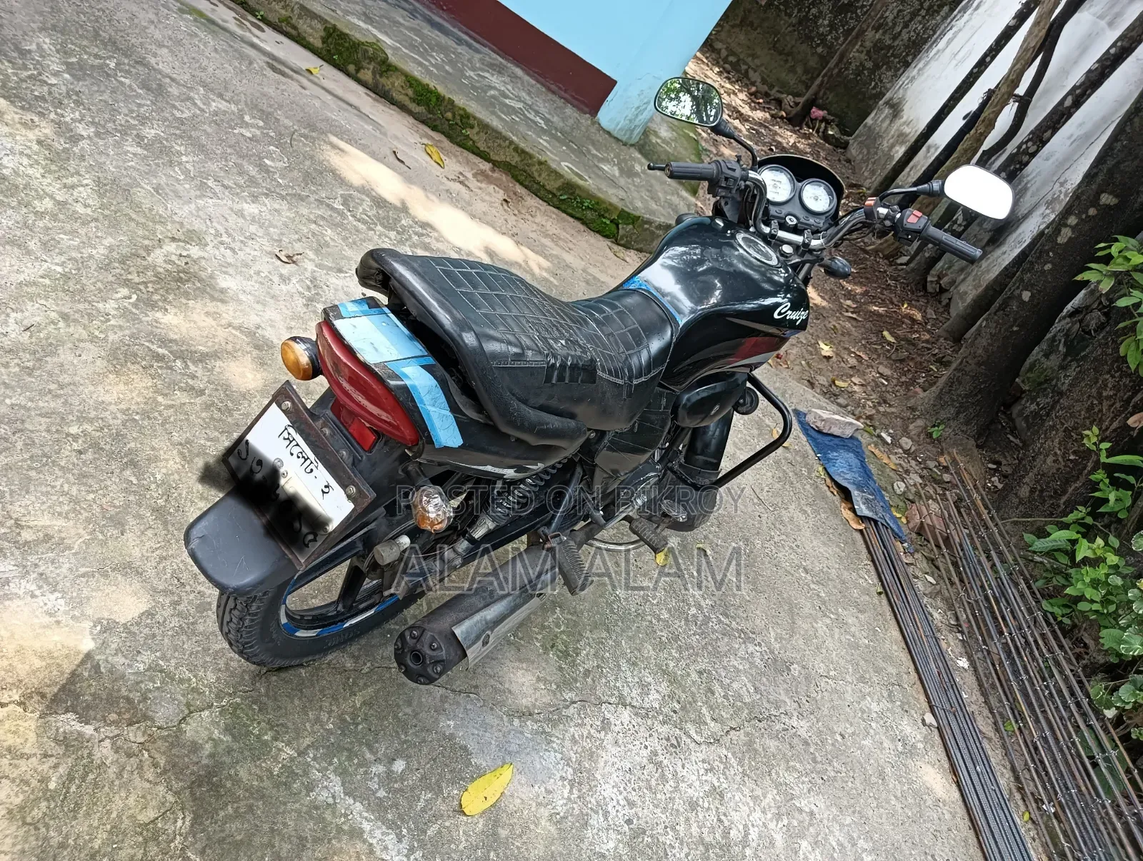 Walton Cruize 2011 Black