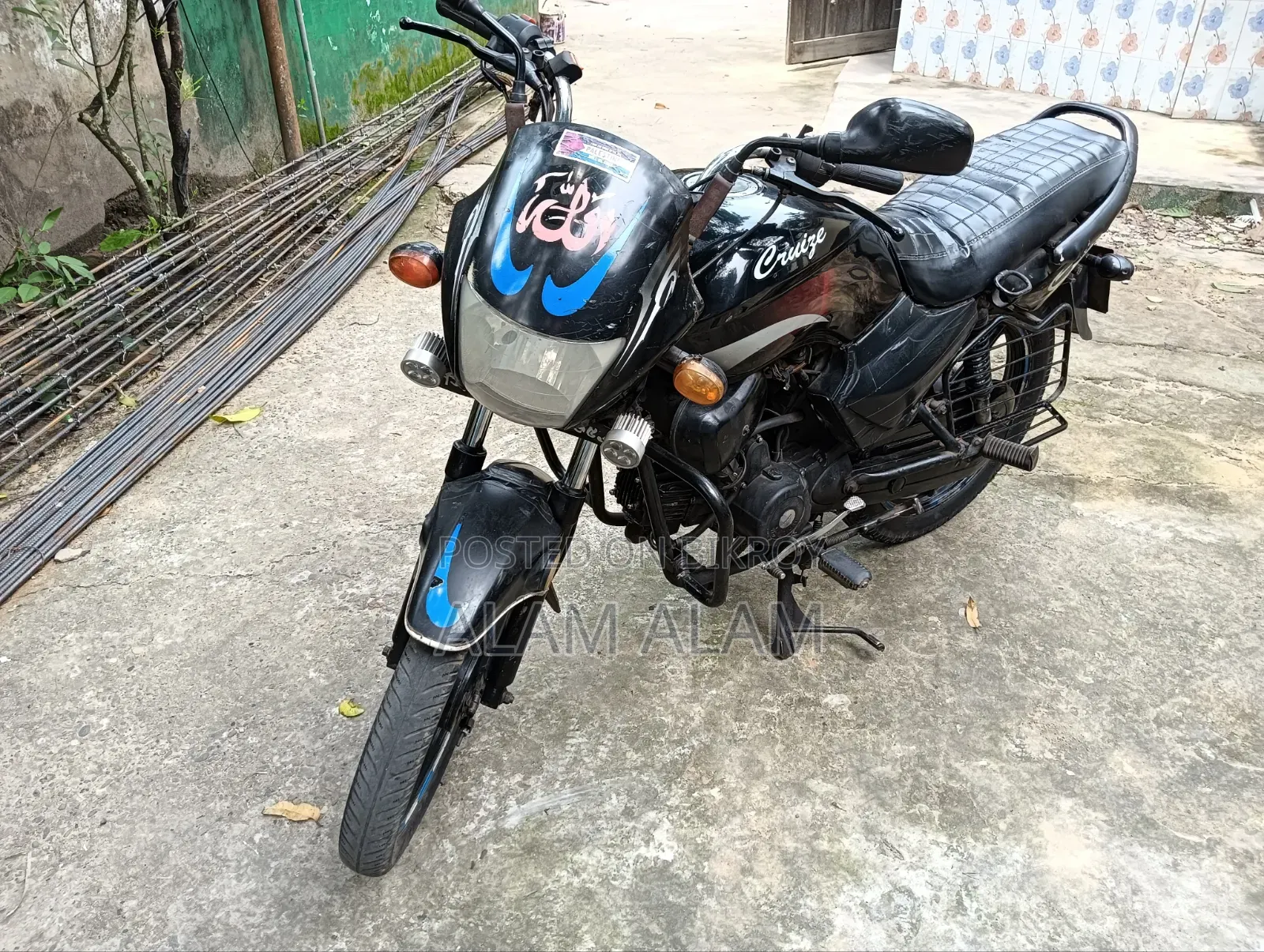 Walton Cruize 2011 Black