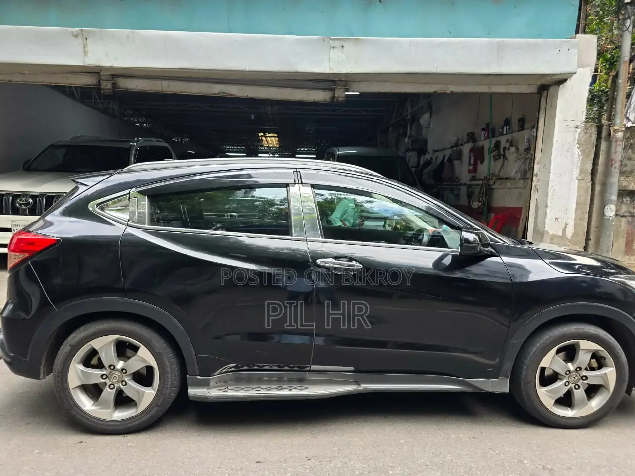 Honda HR-V 4dr SUV (1.5L 4cyl CVT) 2016 Black