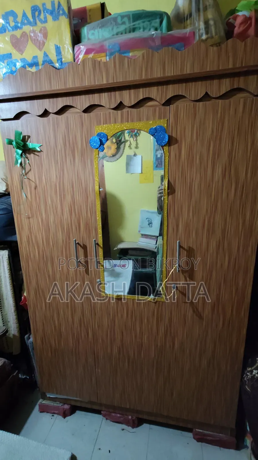Partex Board Almirah