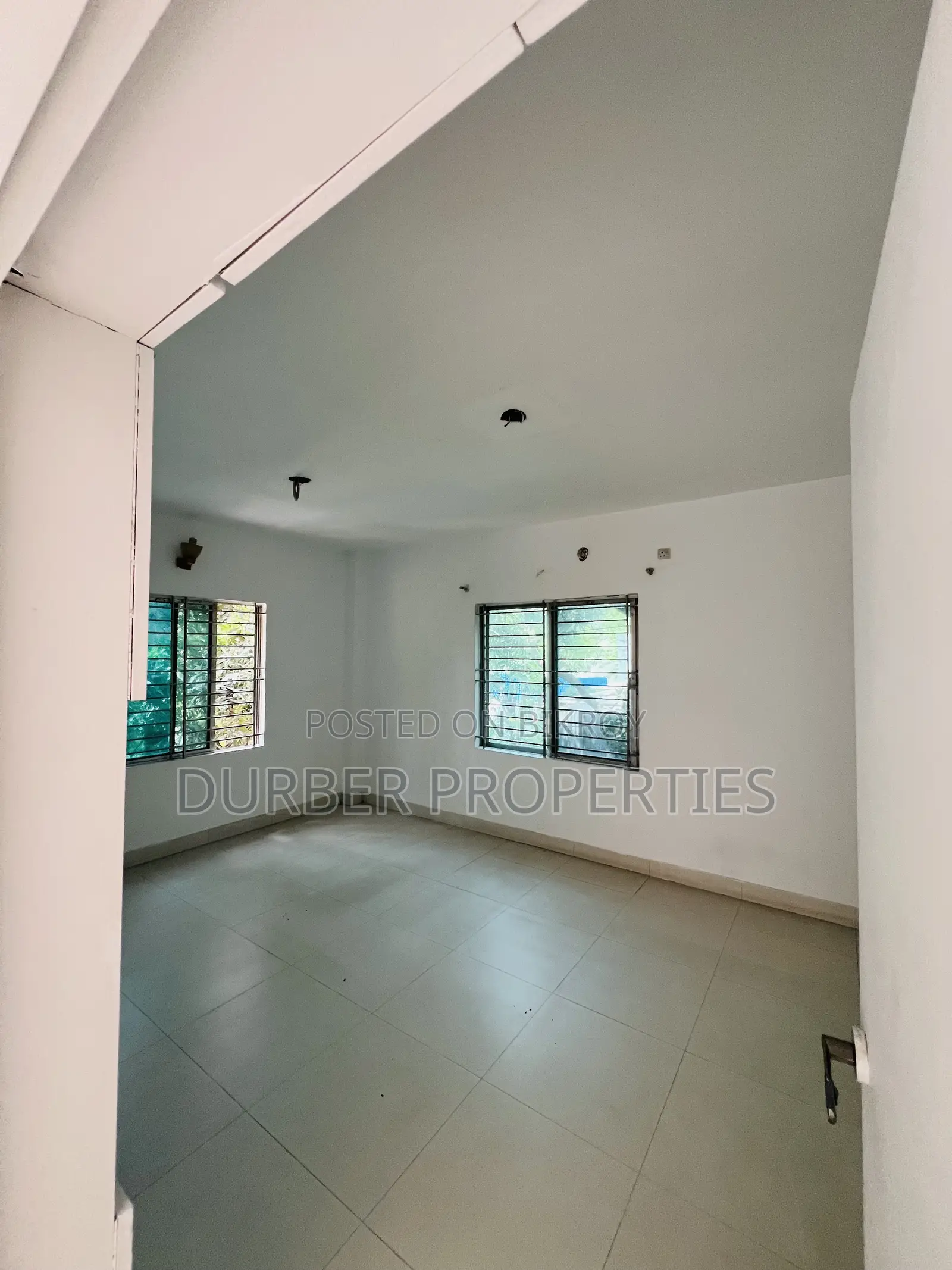 5bdrm Duplex in Pink City Phase-1, Basundhara for sale