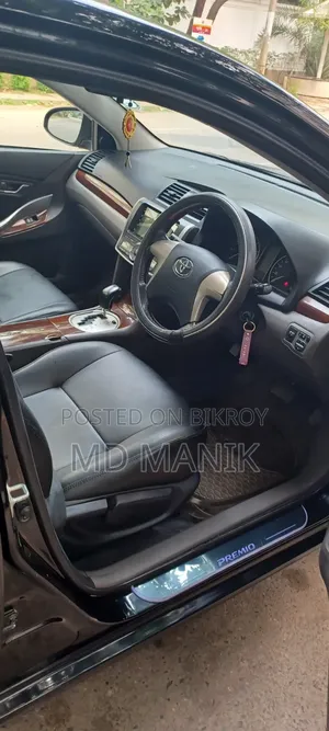 Toyota Premio 2013 Black