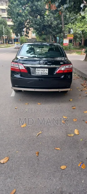 Toyota Premio 2013 Black