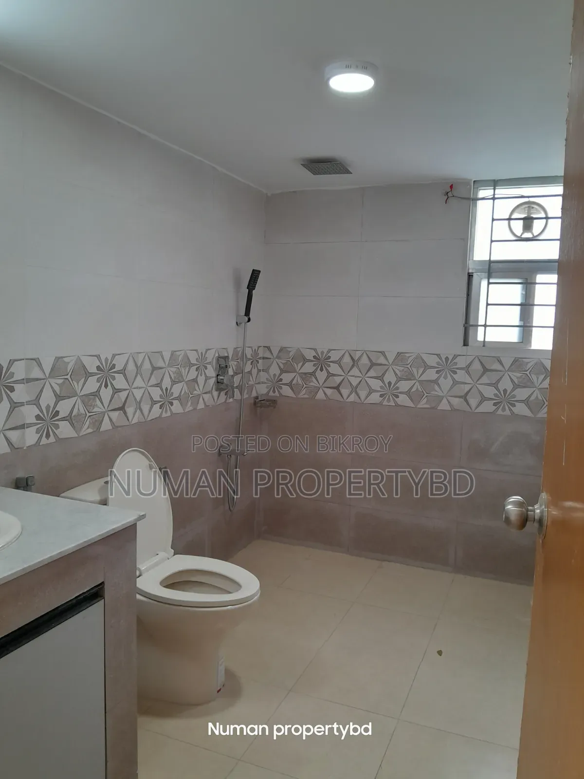 4bdrm Apartment in Numan Propertybd, Basundhara for Rent
