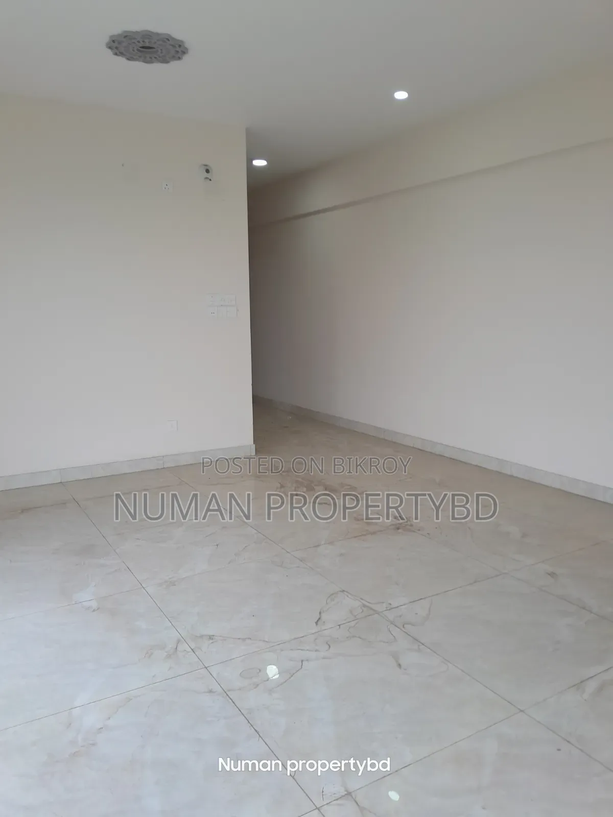 4bdrm Apartment in Numan Propertybd, Basundhara for Rent