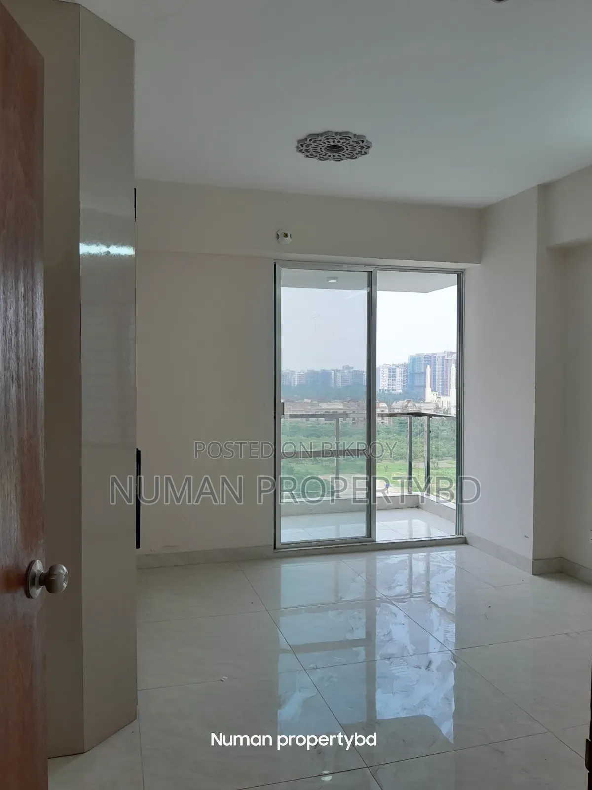 4bdrm Apartment in Numan Propertybd, Basundhara for Rent