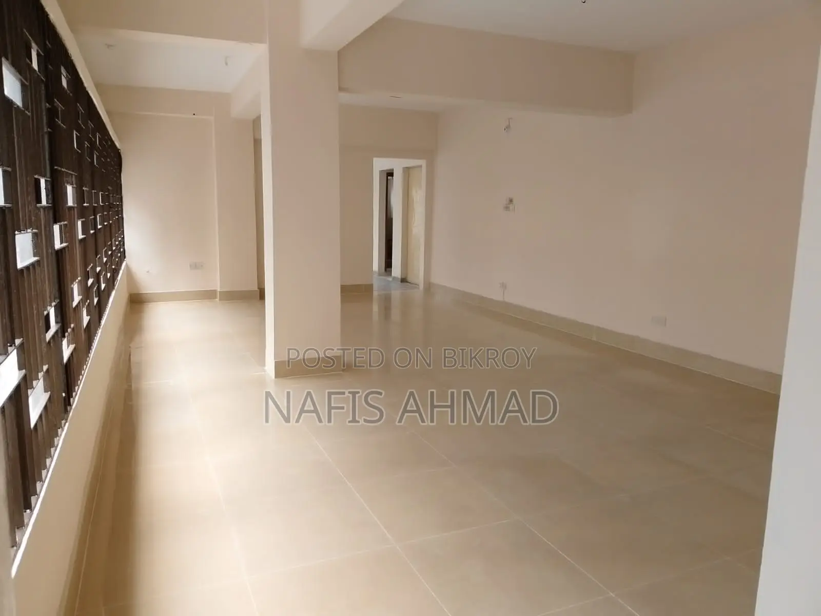 Office Space Rent in Commercial Building