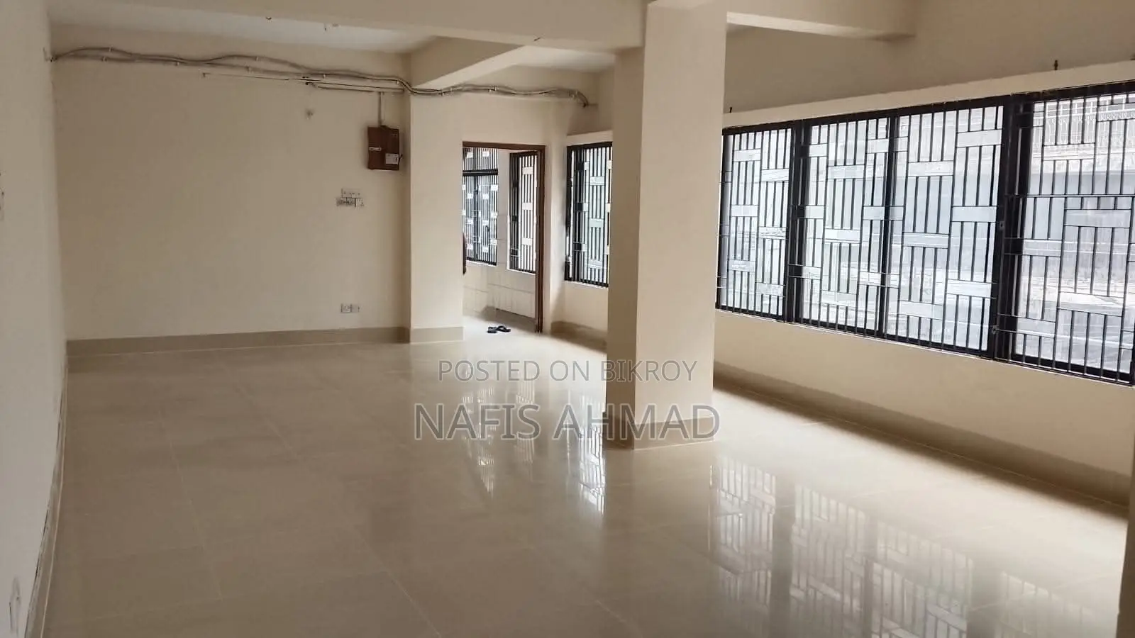 Office Space Rent in Commercial Building