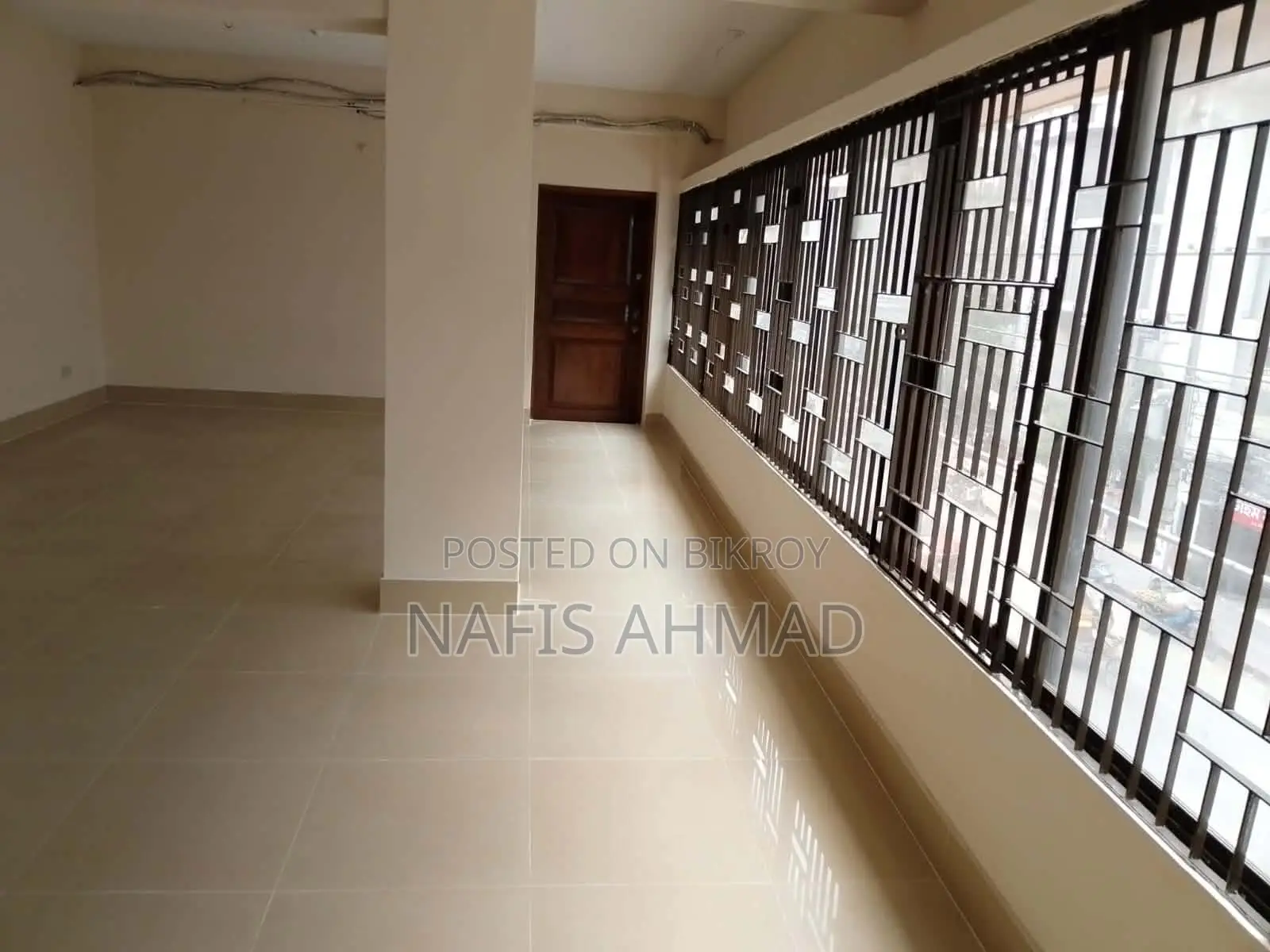 Office Space Rent in Commercial Building