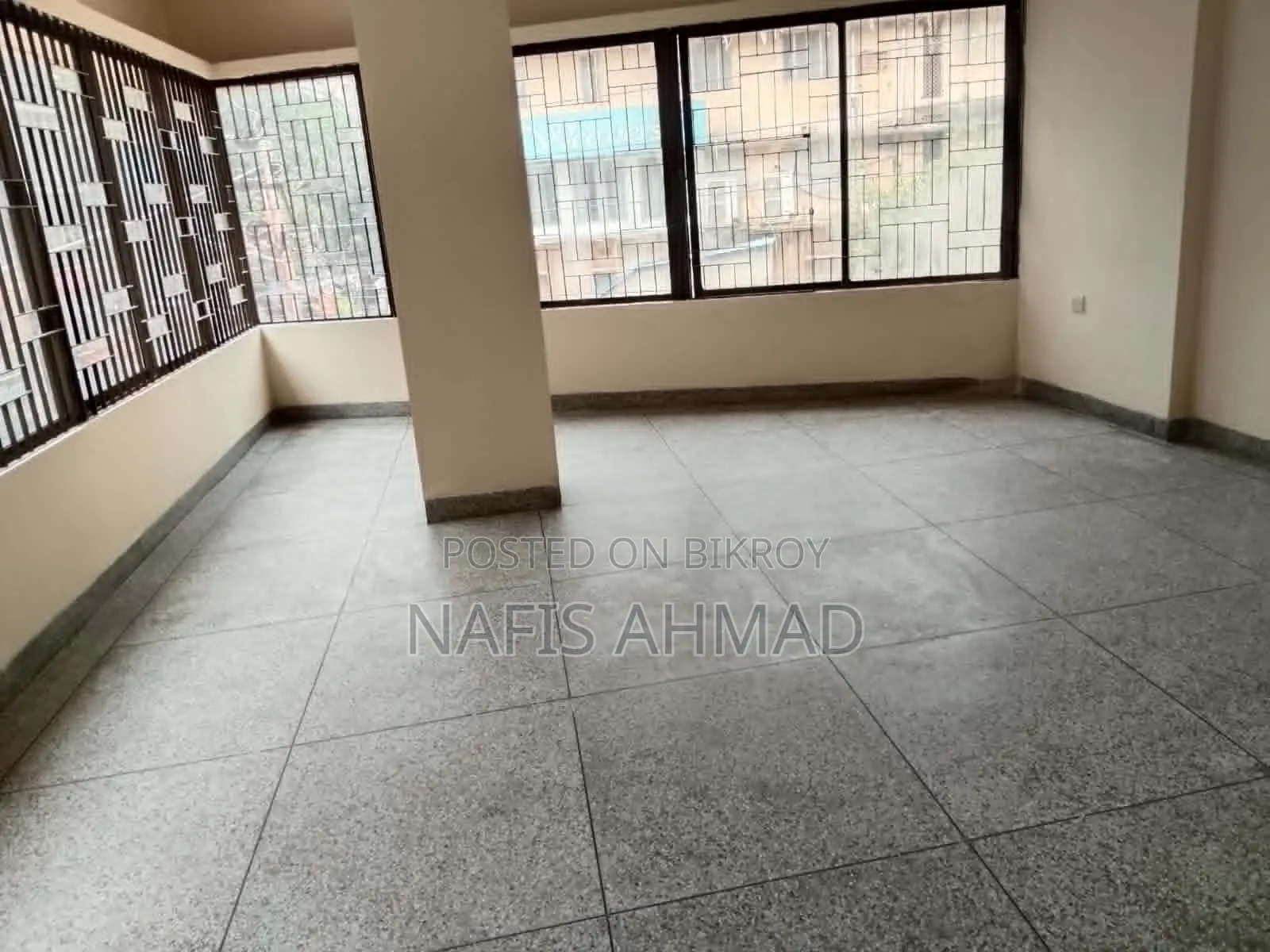 Office Space Rent in Commercial Building