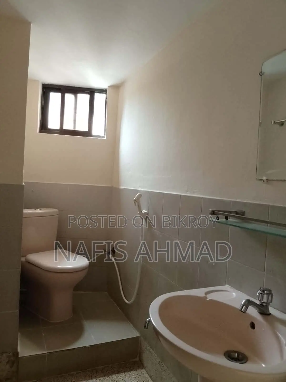 Office Space Rent in Commercial Building