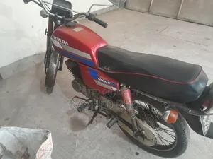 Honda 1983 Red