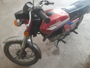 Honda 1983 Red