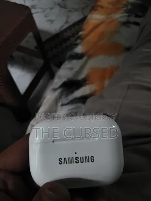 Samsung Earbud From Showroom