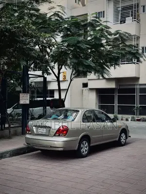 Nissan Sunny 2005 Gold