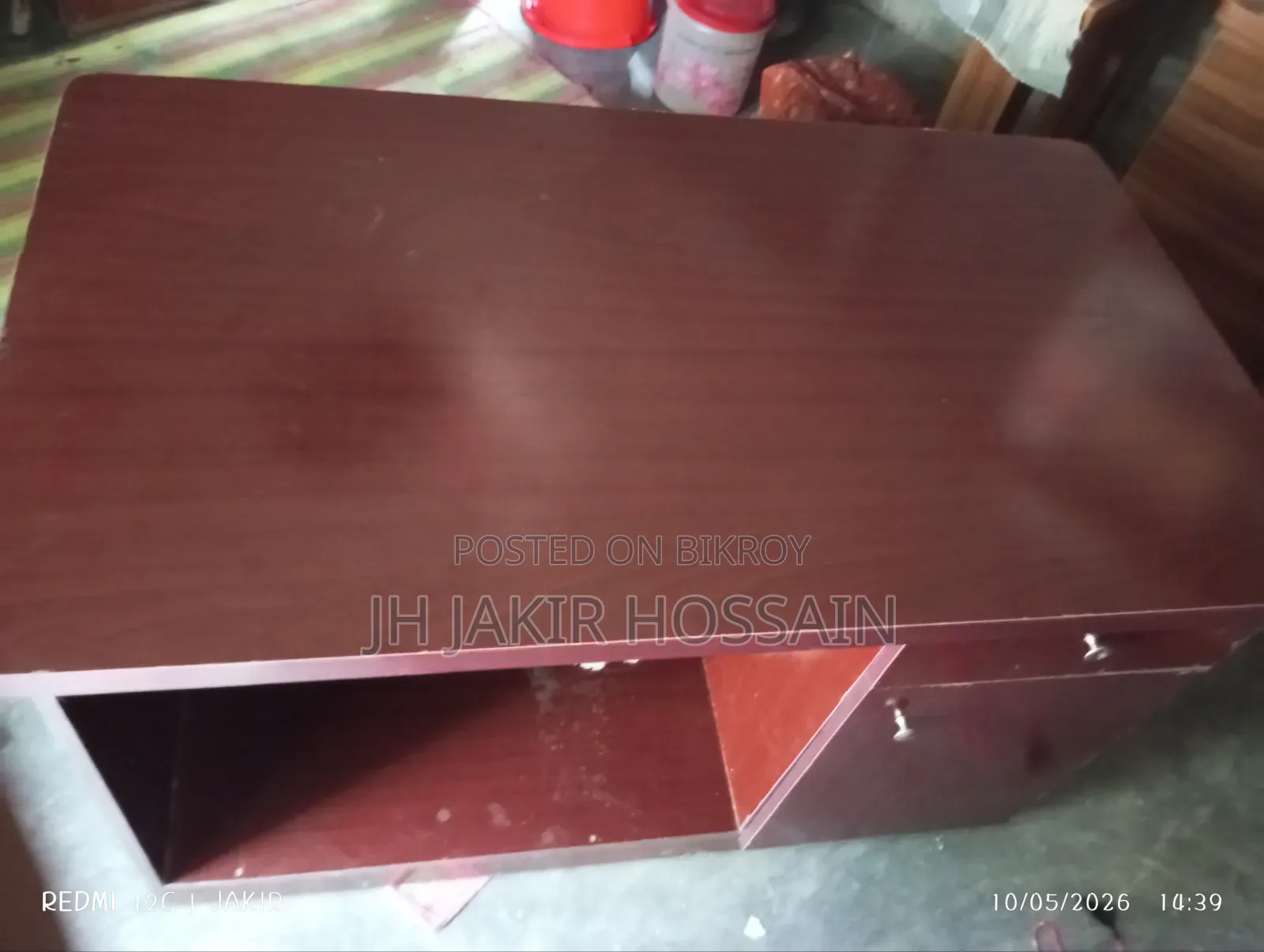 এক্সিকিউটিভ অফিস টেবিল। বিক্রয় করা হবে