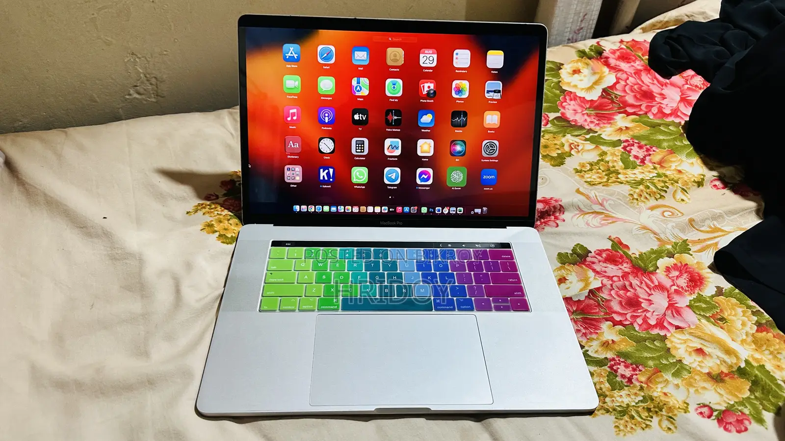 Laptop Apple MacBook Pro 2017 16GB Intel Core I7 SSHD+SSD 512GB