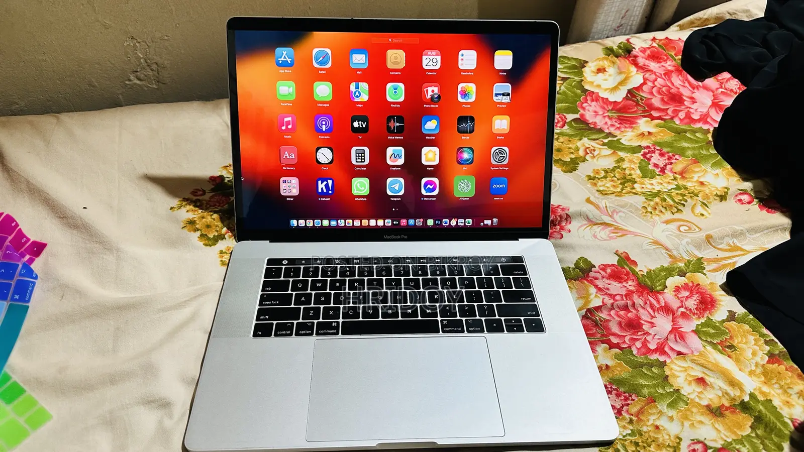 Laptop Apple MacBook Pro 2017 16GB Intel Core I7 SSHD+SSD 512GB